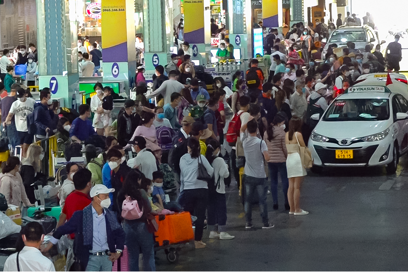 Sở GTVT TP.HCM nói về tình trạng bát nháo xảy ra tại sân bay Tân Sơn Nhất