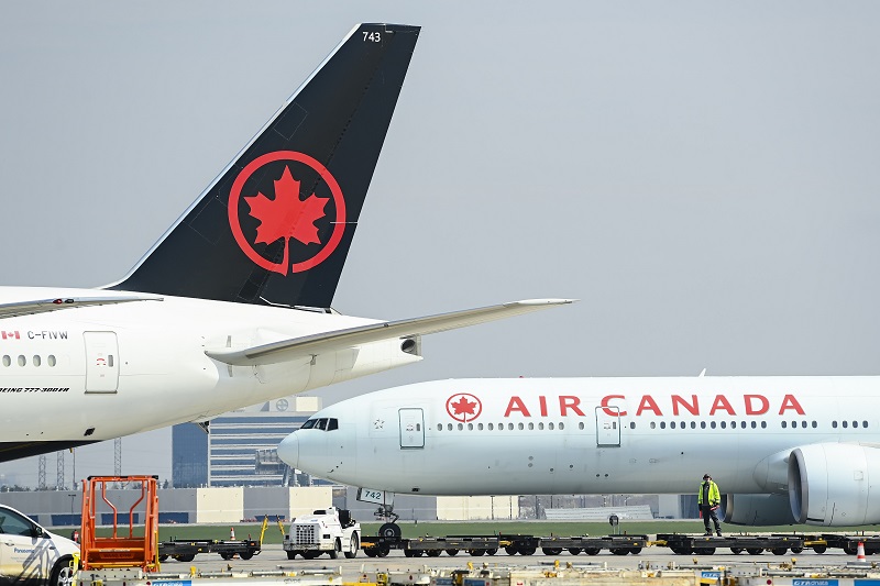 Air Canada gặp sự cố kết nối gần 300 chuyến bay bị hoãn, hủy