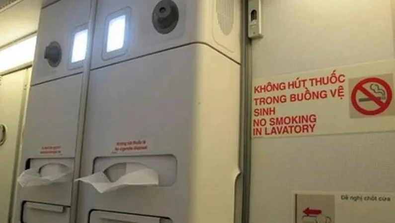 Hành khách bị phạt 4 triệu đồng vì hút thuốc lá trên chuyến bay